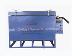 Cryogenic metal treating chamber